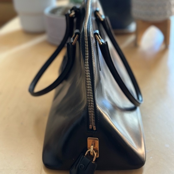 Prada Classic Medium Leather Handbag in Like New Condition - Picture 15 of 15